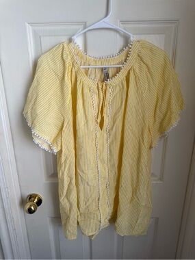 Belle Isle By Torrid Yellow Striped Top